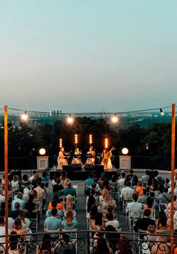 Итальянская музыка на крыше