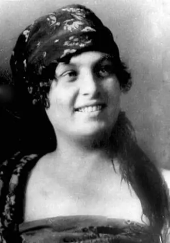 Журлива Олена