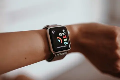 Apple Watch не включается или завис — что делать дома и когда идти в сервис