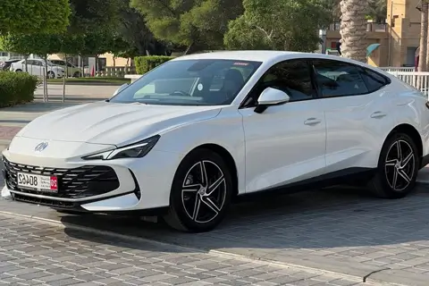 Оренда MG 7 в Дубаї — стиль, комфорт і потужність з Renty.ae