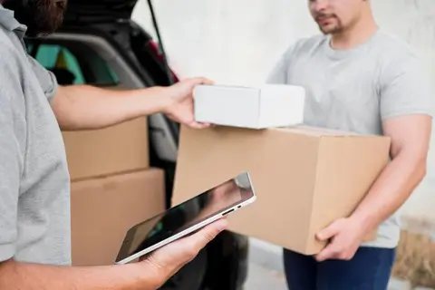 Більше жодних переплат: купуємо одяг у США та економимо на доставці в Україну.