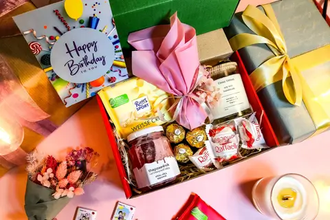 Що подарувати подружці – 10 цікавих ідей