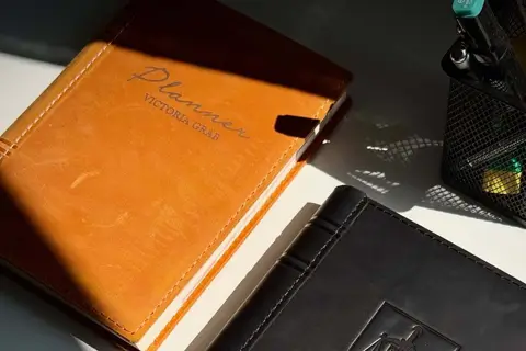 Щоденники датовані 2026 у ПАПІРУС: формати A4/A5/A6, матеріали, тиснення та доставка