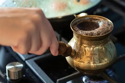 Як правильно варити каву в турці