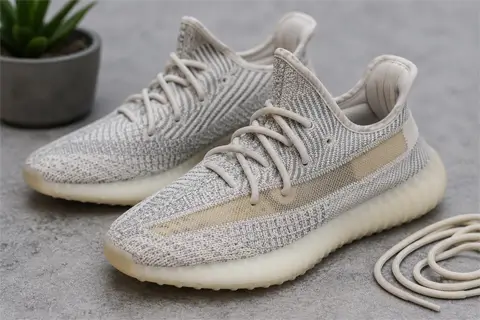 Как завязать шнурки на Yeezy 350: пошаговое руководство