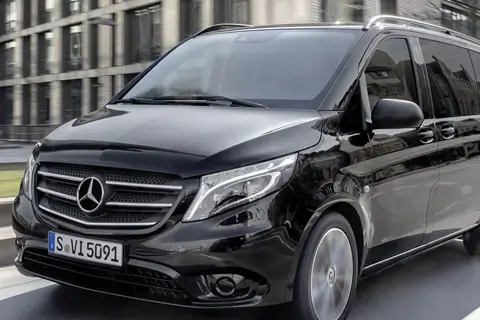 Найкращі приватні трансфери з Києва до Варшави: рейтинг перевізників для комфортної подорожі