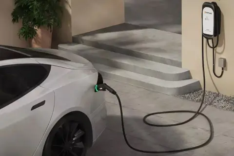 Скільки коштує встановлення домашньої зарядної станції для електромобіля?