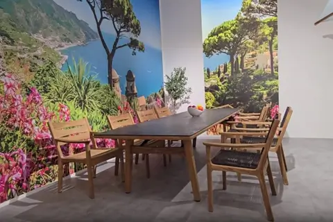 Стіли – якими вони можуть бути і навіщо такий великий асортимент