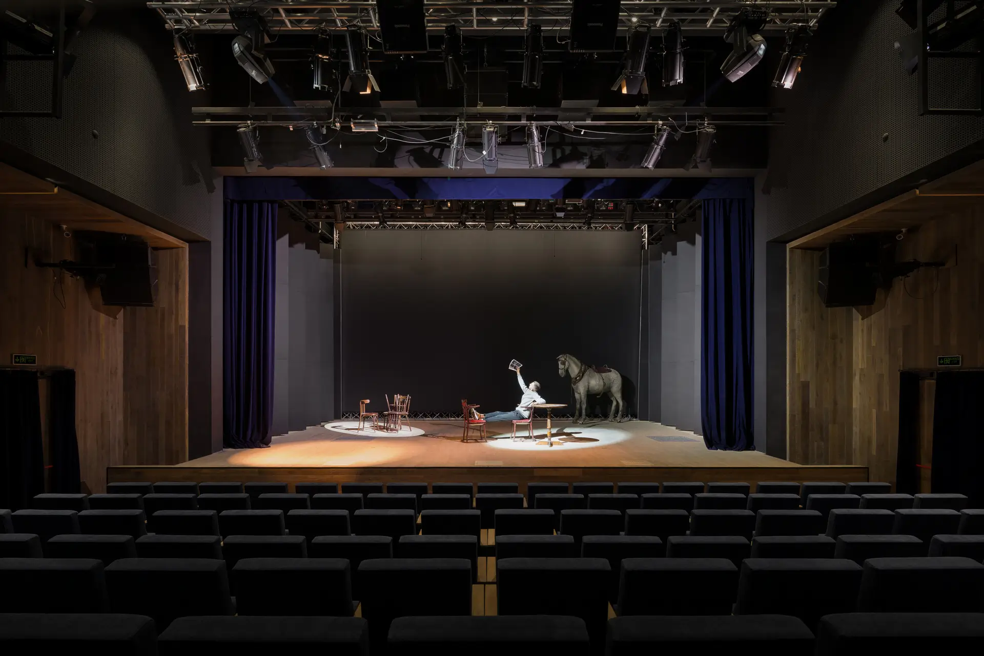 Театр на Подолі Київ