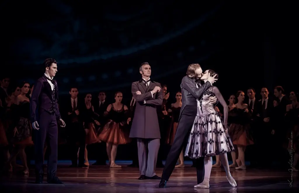 Дама з камеліями Київ