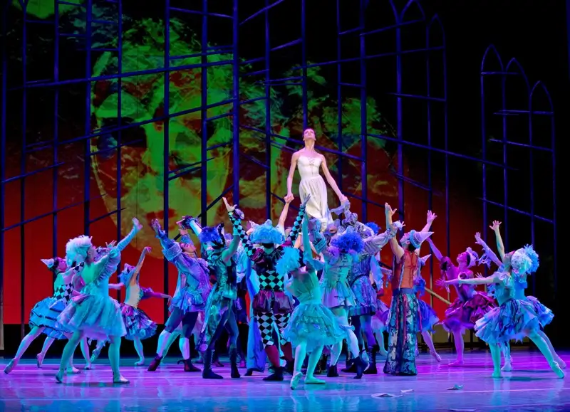 Дама з камеліями Київ