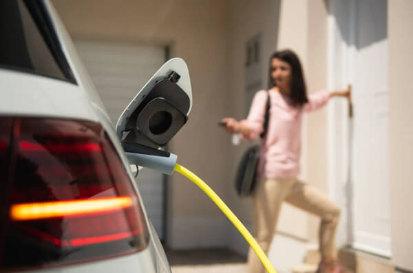 Домашня зарядна станція для електромобіля