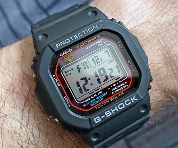 Звичайний і розумний годинник: Casio G-Shock M5610 не буде дратувати сповіщеннями