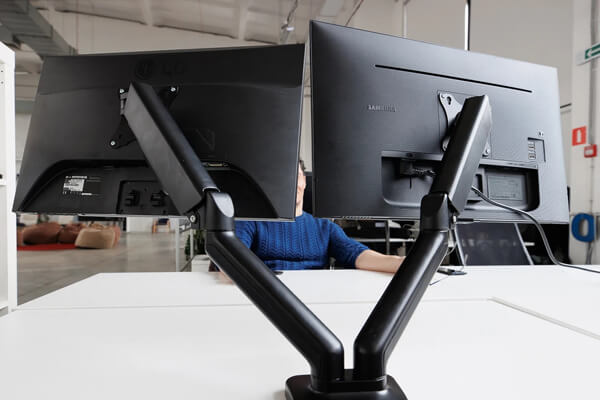 Настільні кріплення для монітора