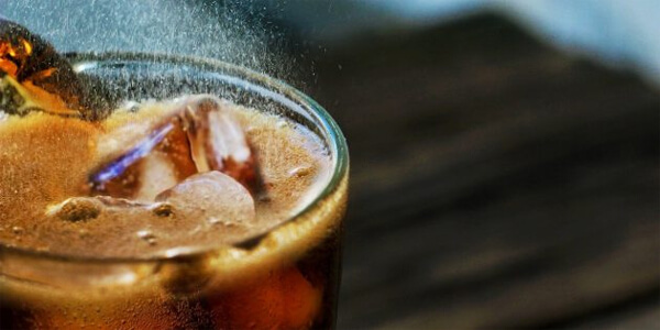 Як прибрати жир на животі: зменшіть кількість цукру та виключіть солодкі напої