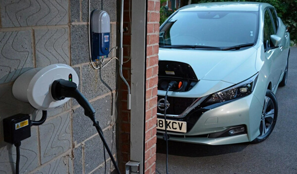 заряджання електромобіля