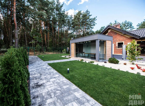 Тротуарна плитка для двору