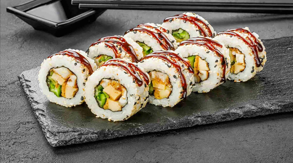 Калифорния с угрём в кунжуте