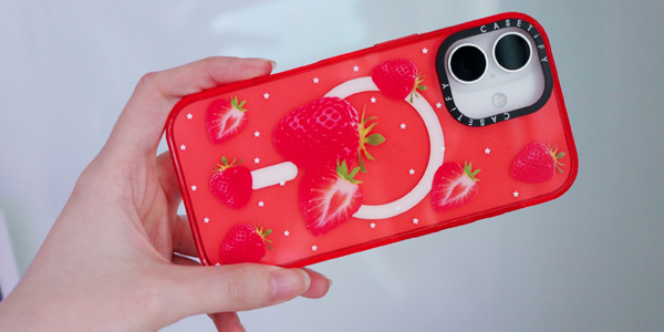 iPhone 17 обзор: Белый вариант в чехле