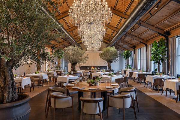 сімейний відпочинок в ресторані