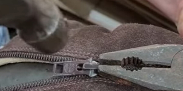 Вдарте молотком по плоскогубцях