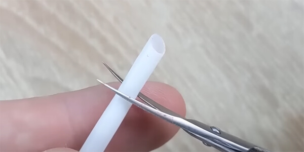 Як полагодити блискавку: відріжте частину трубочки