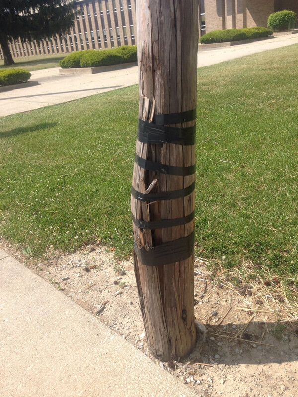 Скотч впорається з усім, особливо якщо він армований (або ні).