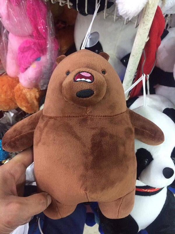 Ведмедик у шоці від такого безладу.